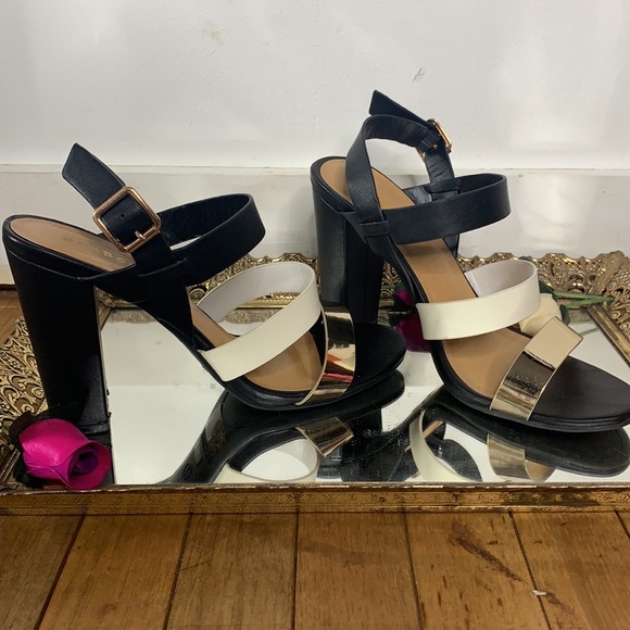 Bamboo Block Heel Sandals - Picture 4 of 6